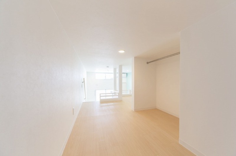 こちらは寝室にいかがですか