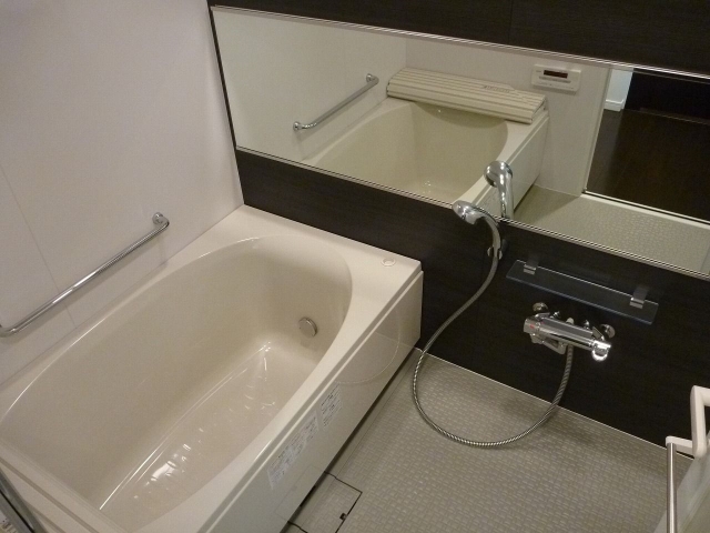 広々とした浴室で疲れが取れますね