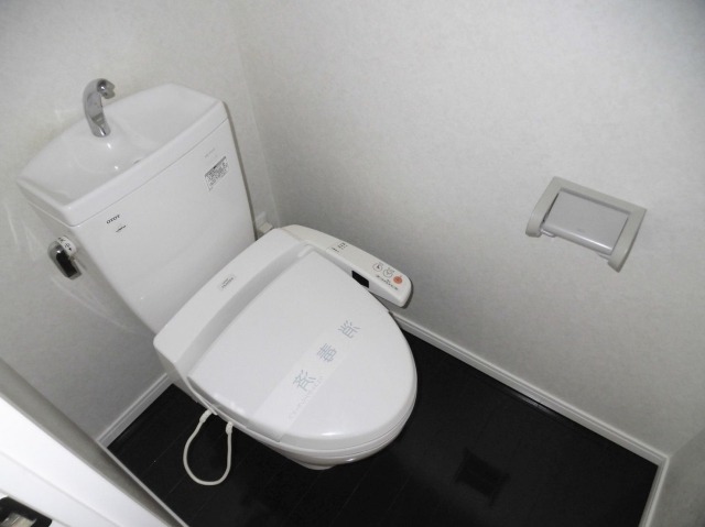 清潔感のあるトイレですね