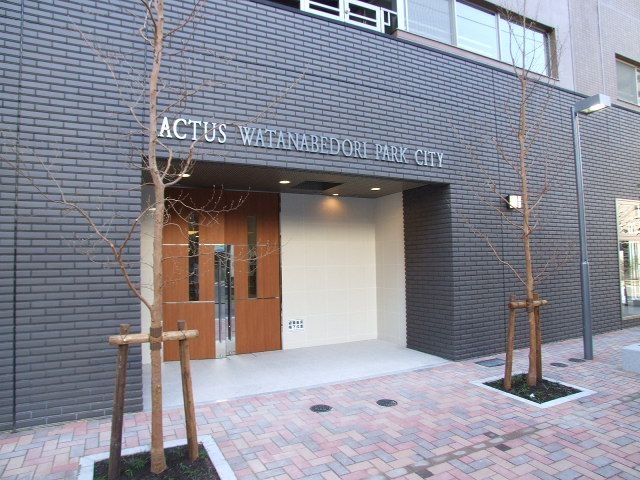 高級感のあるエントランスですね