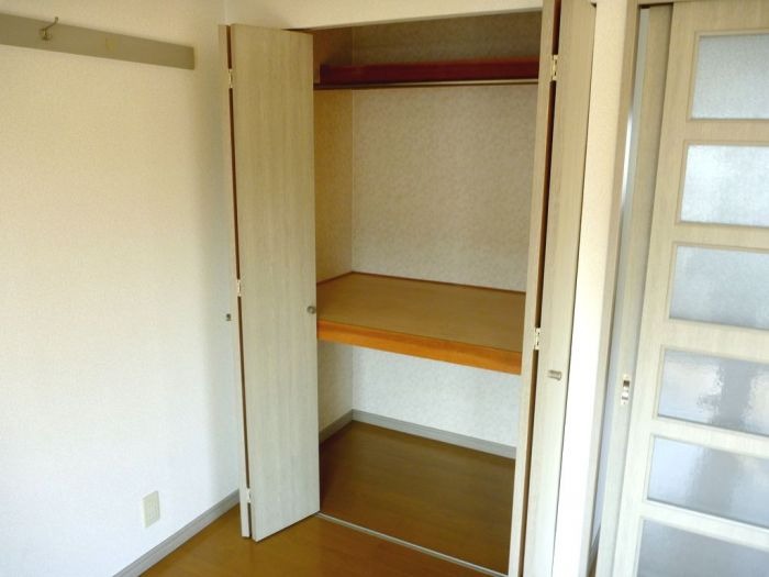 お洋服が多い方でも安心の収納力