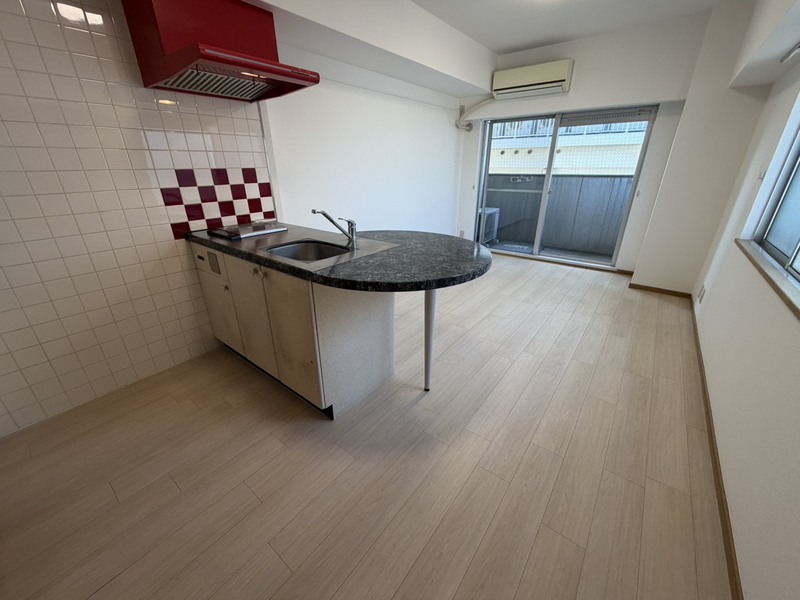 家具の配置に困らないリビングですね