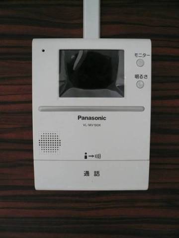 モニター付きインターホンで安心です