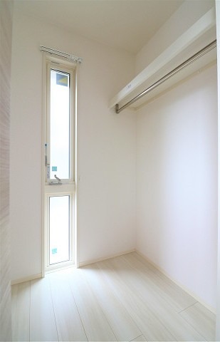 ロングコートたくさんかけられます