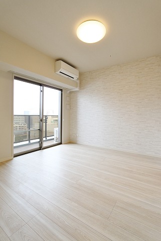 10帖越えの広々リビングです。