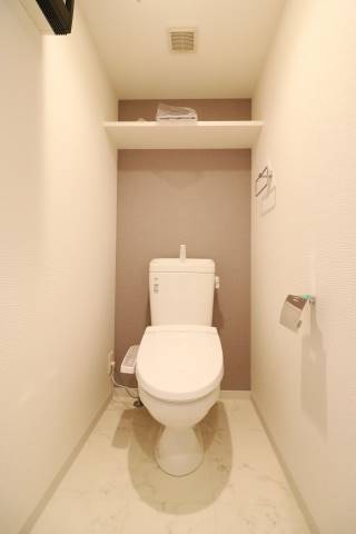 清潔感のあるトイレですね