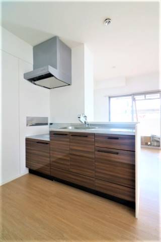 人気のカウンターキッチンです