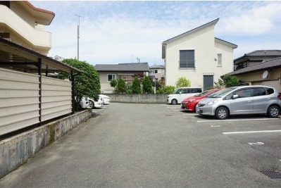 敷地内駐車場ございます♪