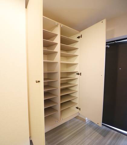 大容量のシューズボックスです