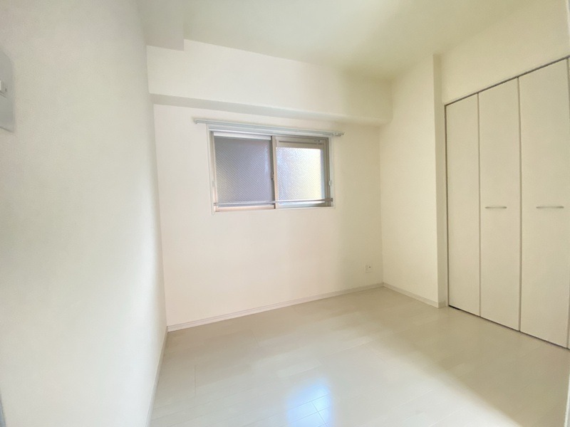 寝室にどうぞ。