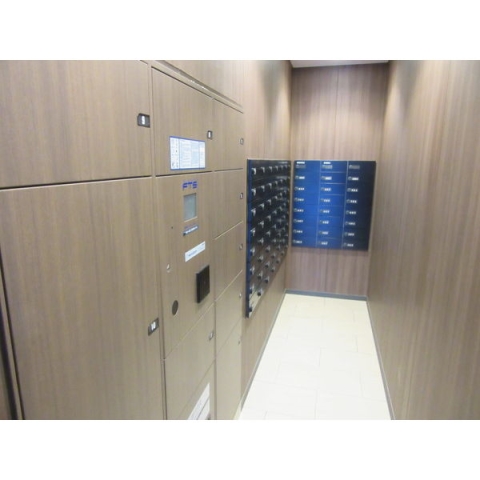 宅配ボックス付きで荷物の受取が楽々です