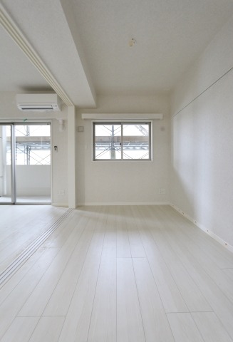 こちらは寝室にいかがでしょうか