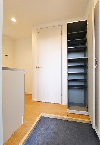 大きなシューズボックス付き