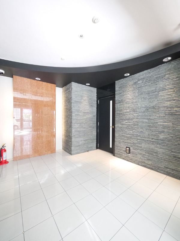 綺麗なエントランスですね