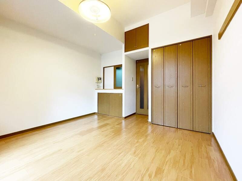 広めの洋室です