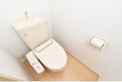 温水便座付きです。