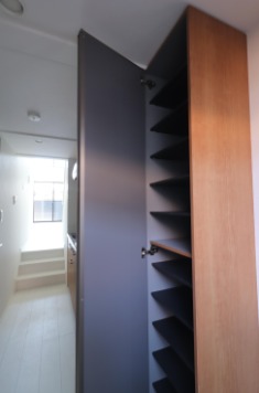 玄関収納も充実しています