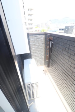 天気のいい日はこちらで洗濯物を干せます