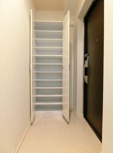 玄関はこのようになっています。