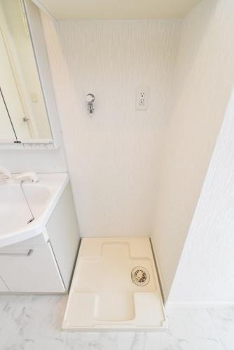 洗濯機も室内に置けます。