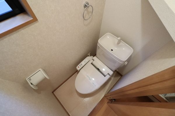 清潔感のあるトイレですね。