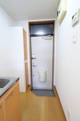 玄関収納もございます。