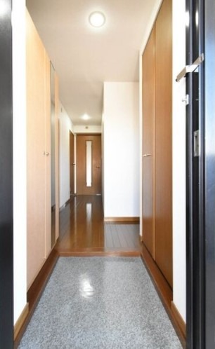 玄関からはこのようになっています。