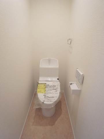 ウォシュレット完備。
