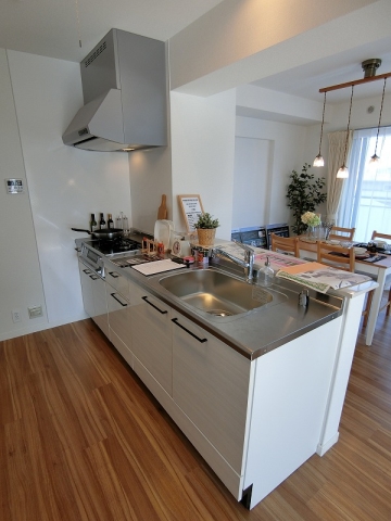 カウンターキッチンで自炊も楽しいです