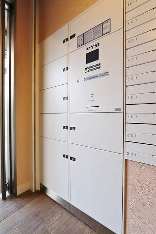 便利な宅配ボックスが付いてます