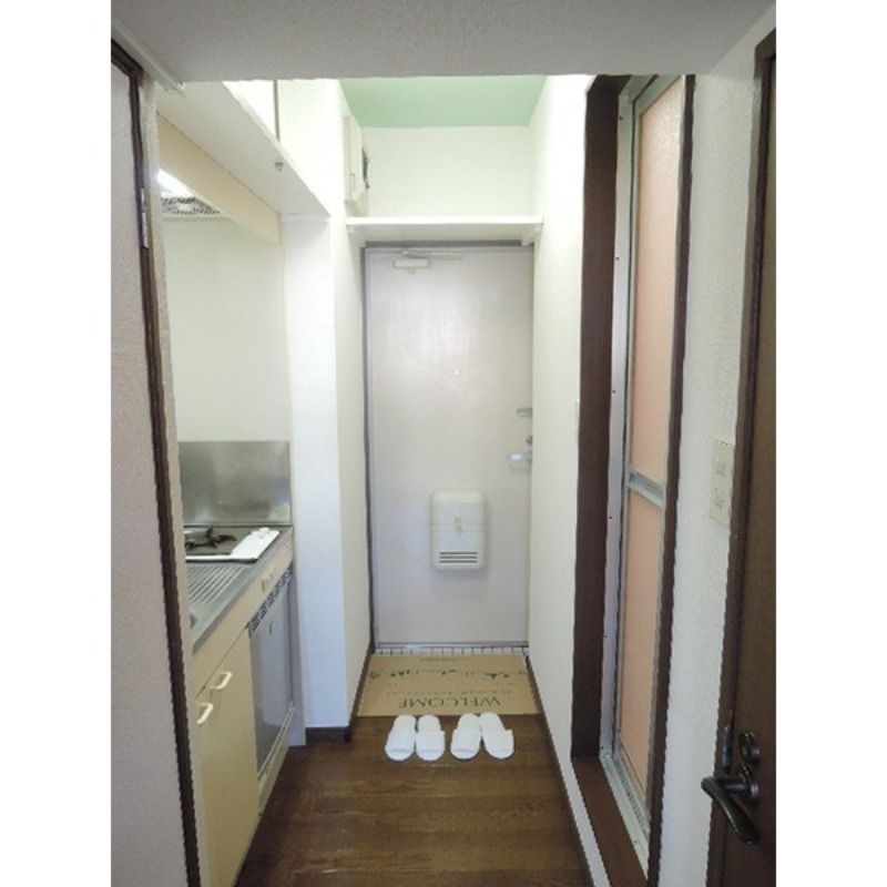 玄関はこんな感じです。