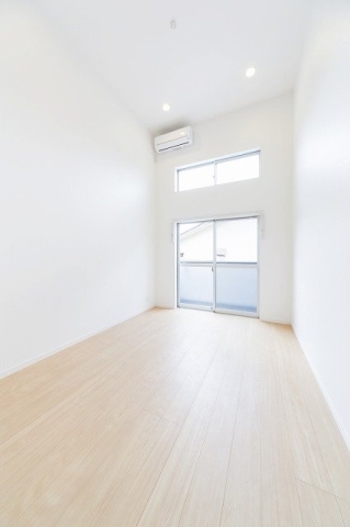 広々リビングでゆっくりお過ごし下さい