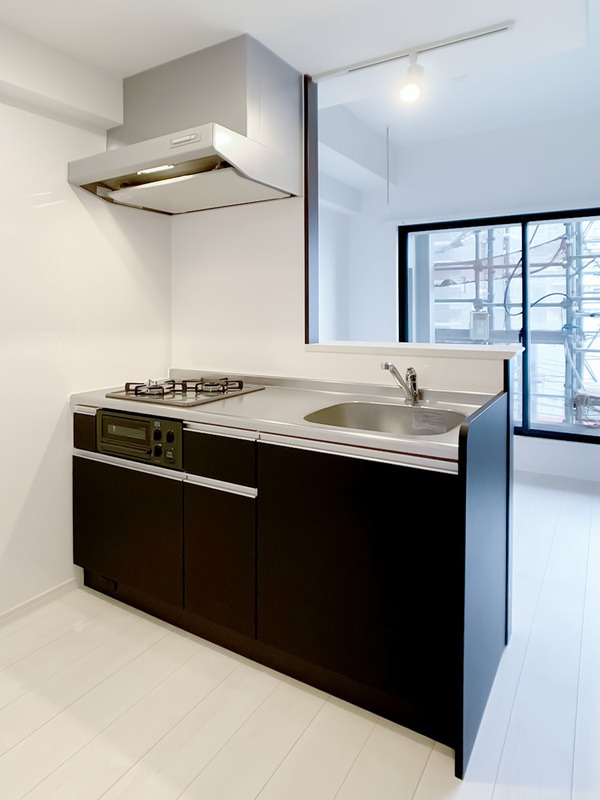 人気のカウンターのキッチンです