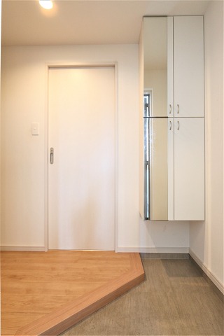 広々した玄関ですね