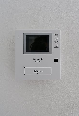 来客の確認が出来るモニタ付きです