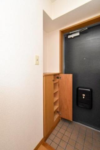 玄関収納もばっちりです。