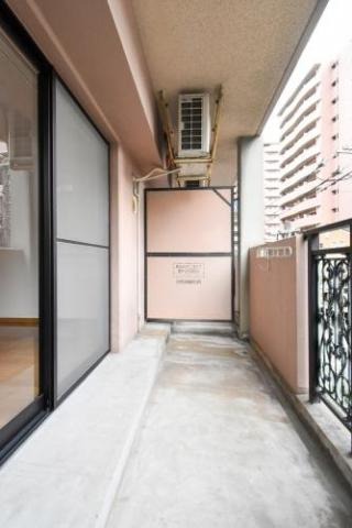 洗濯物はこちらで干せます。