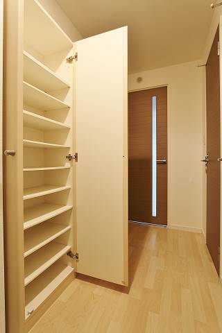 玄関収納もばっちりです。