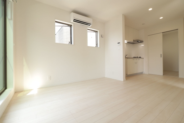 広々リビングでゆっくりお過ごしください