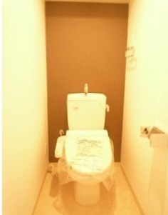 清潔感のあるトイレですね