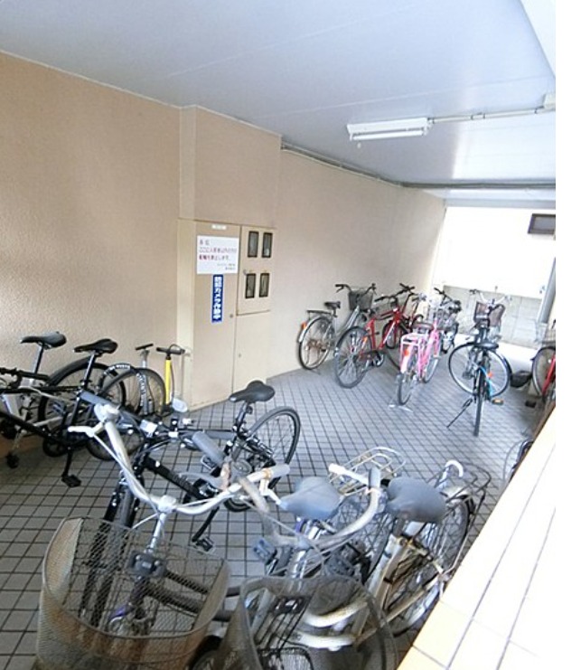 敷地内駐輪場有り