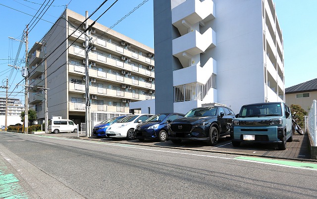 敷地内駐車場も空いています