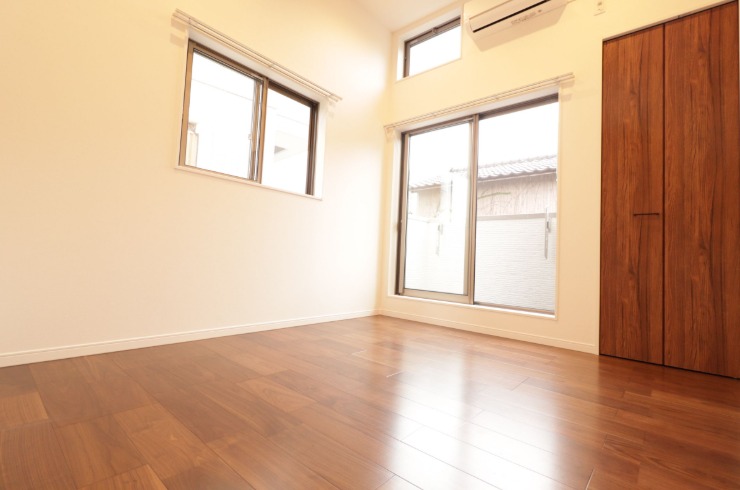 広々リビングでゆっくり過ごせます