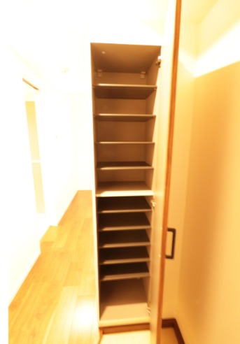 シューズボックスで玄関すっきり