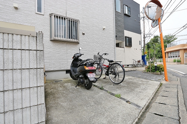 駐輪場も確保されています