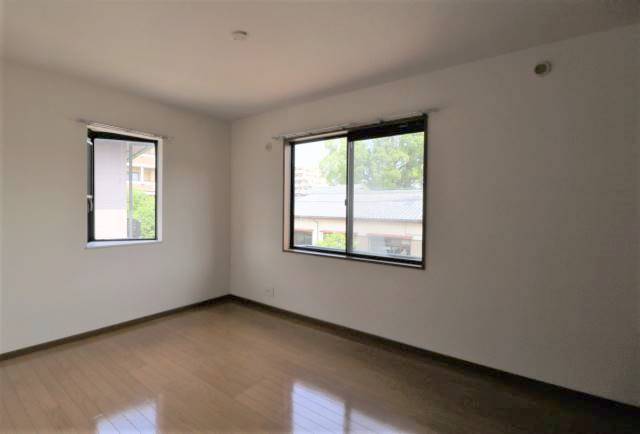 各洋室2面採光となっております