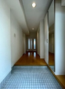 玄関からはこのようになっています。