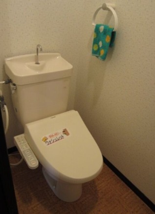 温水便座付きです。