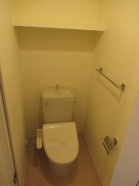 ウォシュレット付きのトイレです