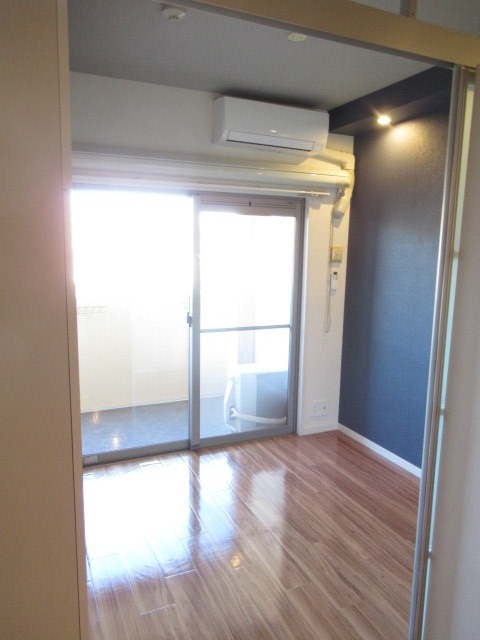 こちらは寝室にいかがでしょうか